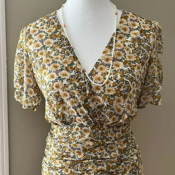 [XS]ASTR The Label Floral Ruched SS Summer Mini Dress - Picture 2 of 15